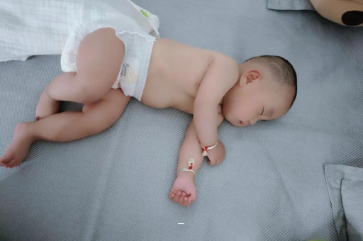 永春怀孕肚子撑的难受